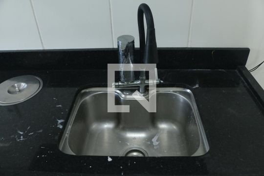 Cozinha de apartamento para alugar com 2 quartos, 48m² em Jardim Tropical, Nova Iguaçu