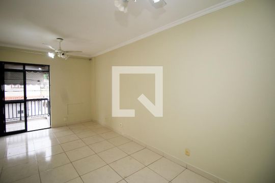 Sala de apartamento à venda com 3 quartos, 93m² em Brás de Pina, Rio de Janeiro