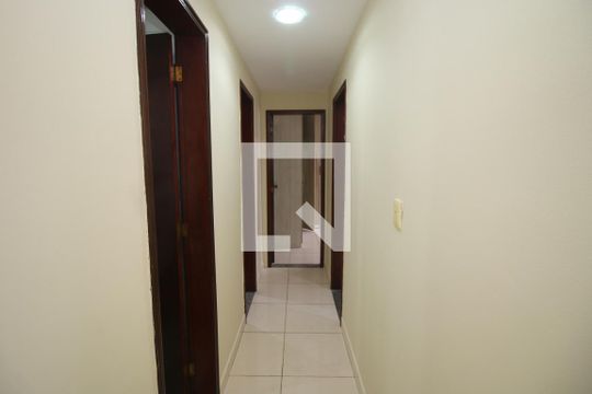  Corredor de apartamento à venda com 3 quartos, 93m² em Brás de Pina, Rio de Janeiro