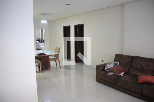 Sala de casa à venda com 3 quartos, 315m² em Novo Riacho, Contagem