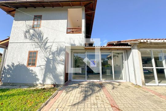 Fachada de casa para alugar com 3 quartos, 200m² em Ingleses Norte, Florianópolis