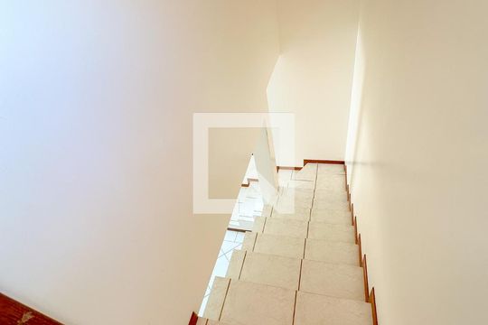 Escada de casa para alugar com 3 quartos, 200m² em Ingleses Norte, Florianópolis