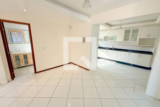Sala de casa para alugar com 3 quartos, 200m² em Ingleses Norte, Florianópolis