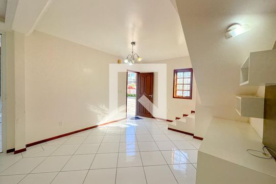 Sala de casa para alugar com 3 quartos, 200m² em Ingleses Norte, Florianópolis