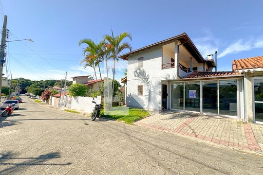 Casa para alugar com 3 quartos, 200m² em Ingleses Norte, Florianópolis