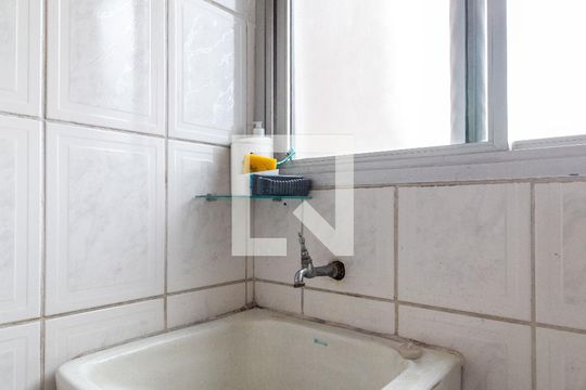 Área de Serviço de apartamento para alugar com 2 quartos, 47m² em Lapa de Baixo, São Paulo