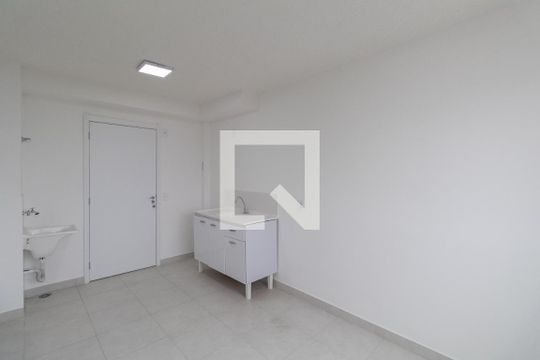 Sala e Cozinha de apartamento para alugar com 2 quartos, 32m² em Vila Ré, São Paulo