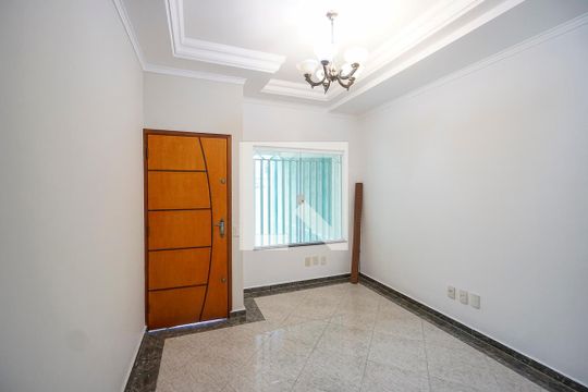 Sala de casa à venda com 3 quartos, 160m² em Chácara Califórnia, São Paulo