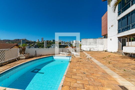 Piscina de casa à venda com 5 quartos, 462m² em Santa Lúcia, Belo Horizonte