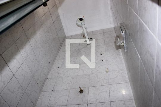 Banheiro social de casa à venda com 3 quartos, 163m² em Gopouva, Guarulhos
