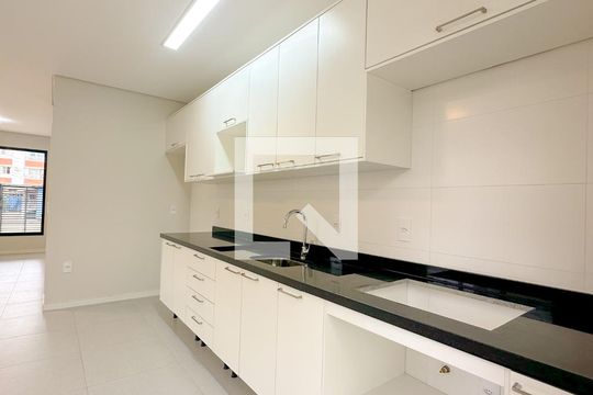 Cozinha de casa para alugar com 3 quartos, 150m² em Canasvieiras, Florianópolis