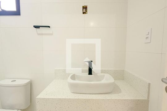 Banheiro de casa para alugar com 3 quartos, 150m² em Canasvieiras, Florianópolis