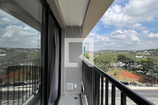 Sacada de kitnet/studio para alugar com 1 quarto, 24m² em Pinheiros, São Paulo