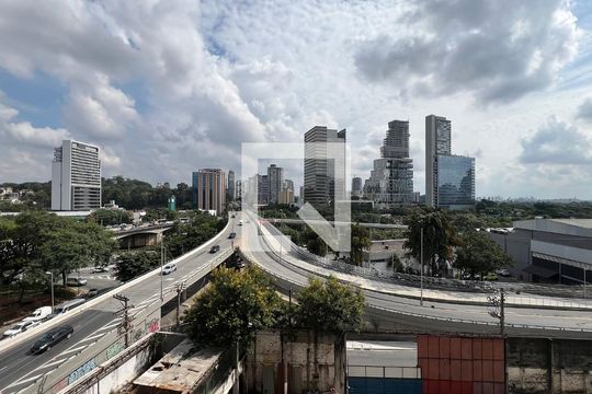 Vista da Sacada de kitnet/studio para alugar com 1 quarto, 24m² em Pinheiros, São Paulo