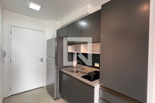 Cozinha de kitnet/studio para alugar com 1 quarto, 24m² em Pinheiros, São Paulo