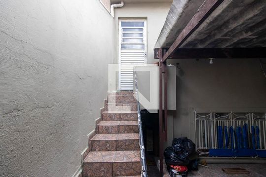 Escada de casa para alugar com 3 quartos, 260m² em Vila Mazzei, São Paulo