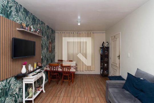 Casa para alugar com 3 quartos, 260m² em Vila Mazzei, São Paulo