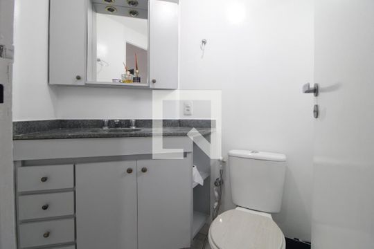 Banheiro do Quarto 2 de apartamento à venda com 3 quartos, 72m² em Jardim Luanda, São Paulo
