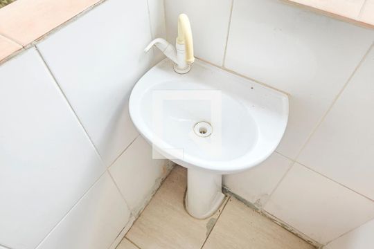 Banheiro de Serviço de casa para alugar com 5 quartos, 341m² em Jardim Satélite, São José dos Campos