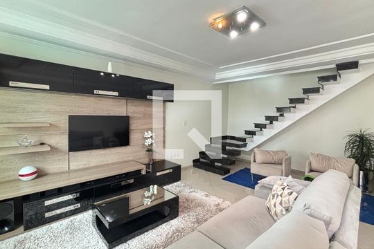 Casa à venda com 3 quartos, 246m² em Parque das Nações, Santo André