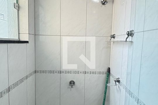Banheiro da Suíte 2 de casa à venda com 3 quartos, 246m² em Parque das Nações, Santo André