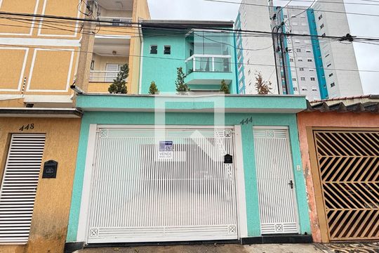 Fachada de casa à venda com 3 quartos, 246m² em Parque das Nações, Santo André