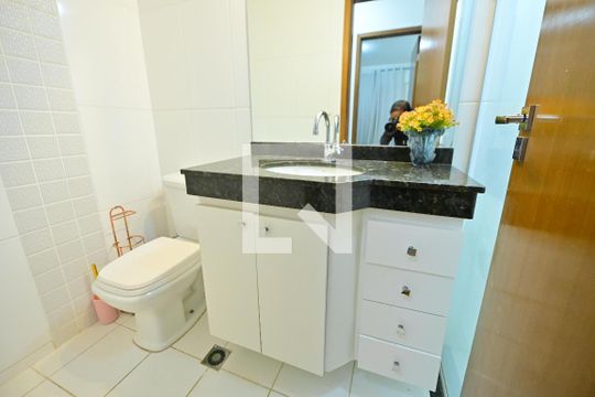 Banheiro Social de apartamento à venda com 2 quartos, 66m² em Alto da Glória, Goiânia