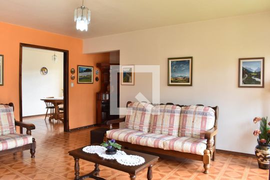 Sala de Estar de casa à venda com 4 quartos, 480m² em Barreirinha, Curitiba