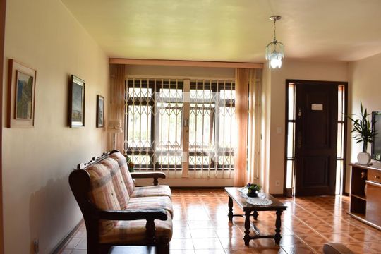 Sala de Estar de casa à venda com 4 quartos, 480m² em Barreirinha, Curitiba