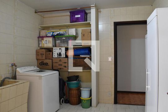 Área de Serviço de casa à venda com 4 quartos, 480m² em Barreirinha, Curitiba