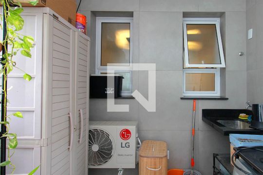 Área de Serviço de apartamento para alugar com 2 quartos, 110m² em Sagrada Família, Belo Horizonte
