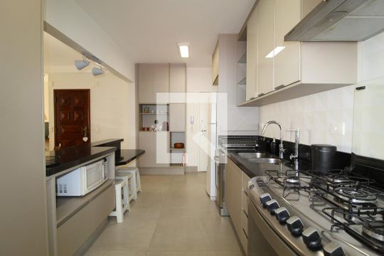 Cozinha de apartamento para alugar com 2 quartos, 92m² em Chácara Santo Antônio (zona Sul, São Paulo