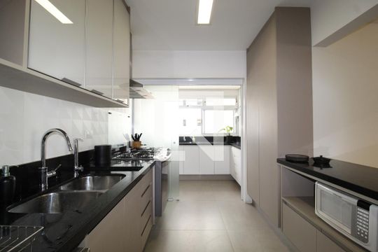 Cozinha de apartamento para alugar com 2 quartos, 92m² em Chácara Santo Antônio (zona Sul, São Paulo
