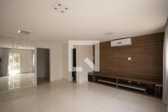 Sala de casa de condomínio à venda com 3 quartos, 180m² em Barro Branco (zona Norte), São Paulo