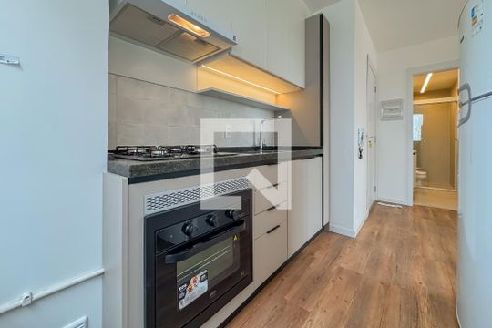 Cozinha de apartamento para alugar com 2 quartos, 41m² em Vila São José, São Paulo