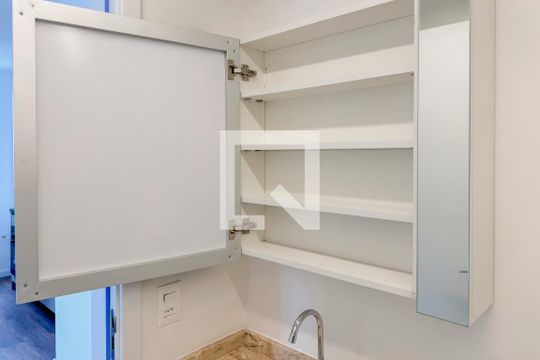 Banheiro de apartamento para alugar com 2 quartos, 41m² em Vila São José, São Paulo