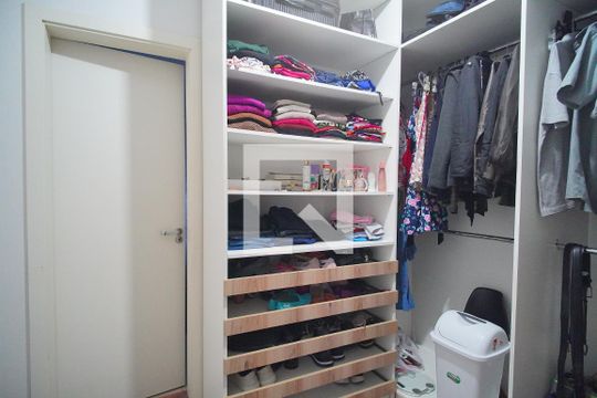 Closet de casa à venda com 3 quartos, 300m² em Ideal, Novo Hamburgo