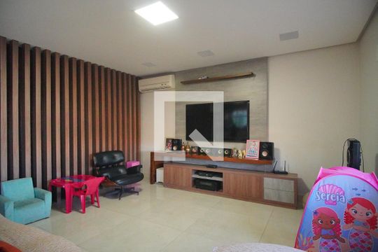 Sala de casa à venda com 3 quartos, 300m² em Ideal, Novo Hamburgo