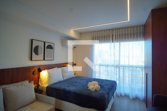Sala/Quarto de apartamento à venda com 1 quarto, 32m² em Rio Branco, Porto Alegre