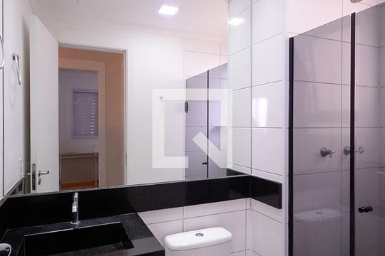 Banheiro de apartamento à venda com 2 quartos, 40m² em Jardim Santa Emília, São Paulo