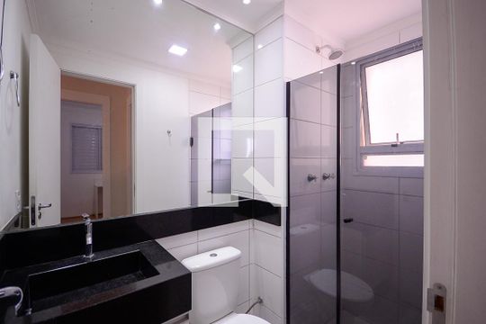 Banheiro de apartamento à venda com 2 quartos, 40m² em Jardim Santa Emília, São Paulo