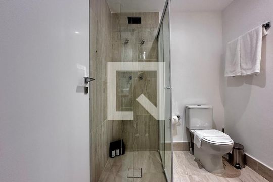 Banheiro de kitnet/studio à venda com 0 quarto, 25m² em Santo Amaro, São Paulo