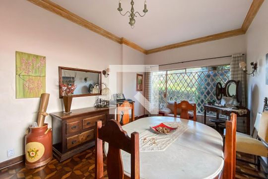 Casa para alugar com 3 quartos, 200m² em Jardim da Gloria, São Paulo