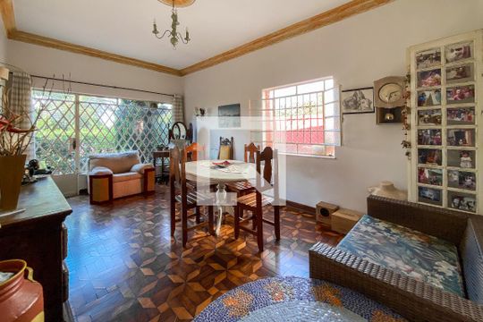 Casa para alugar com 3 quartos, 200m² em Jardim da Gloria, São Paulo