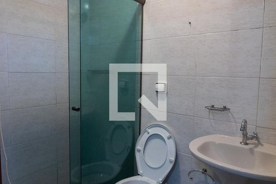 Banheiro do Quarto 3 de casa para alugar com 3 quartos, 125m² em Jardim Sarah, São Paulo