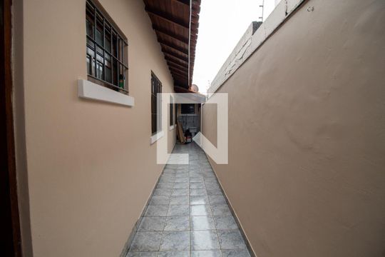 Corredor de casa para alugar com 3 quartos, 125m² em Jardim Sarah, São Paulo