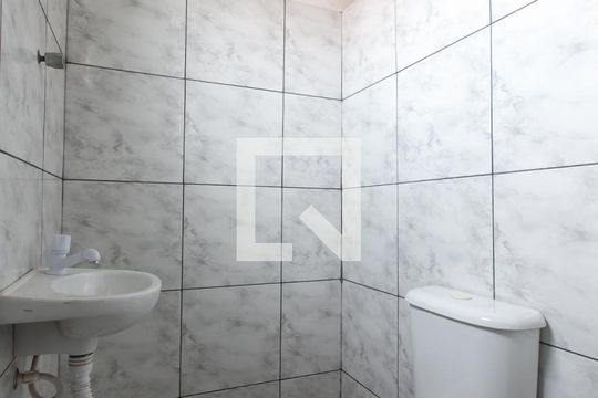 Banheiro de kitnet/studio para alugar com 1 quarto, 40m² em Parada Quinze de Novembro, São Paulo