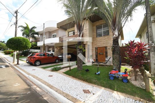 Fachada de casa de condomínio à venda com 3 quartos, 320m² em Vila Hollândia, Campinas