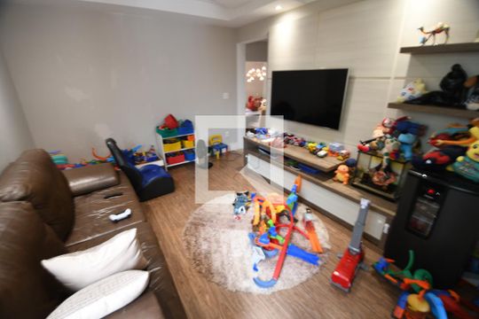 Sala de TV 1 de casa de condomínio à venda com 3 quartos, 320m² em Vila Hollândia, Campinas