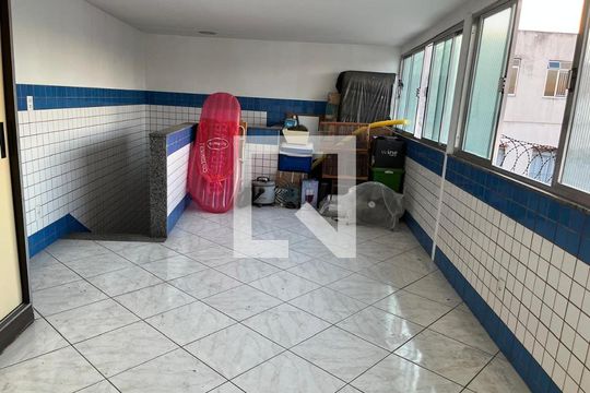 Quarto de casa para alugar com 4 quartos, 350m² em Todos Os Santos, Rio de Janeiro